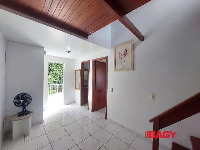 Casa / Sobrado para Locação em Florianópolis/SC Ingleses do Rio Vermelho 6 Quartos