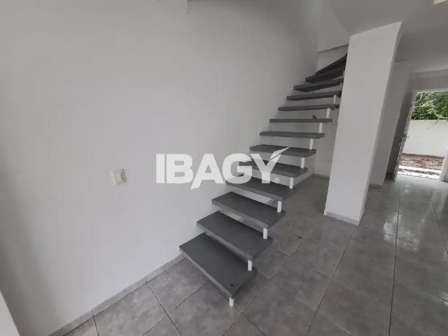 Casa / Sobrado para Locação em Florianópolis/SC Ingleses do Rio Vermelho 2 Quartos