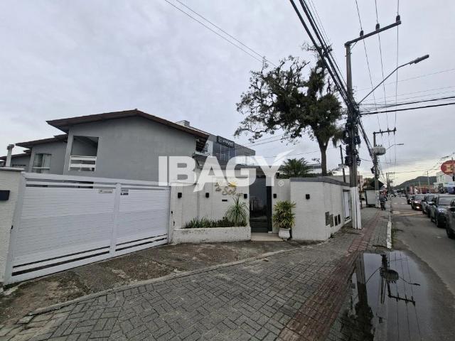 Casa / Sobrado para Locação em Florianópolis/SC Ingleses do Rio Vermelho 2 Quartos