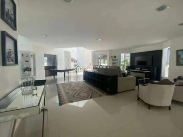 Casa / Sobrado para Locação em Florianópolis/SC Jurerê 5 Quartos