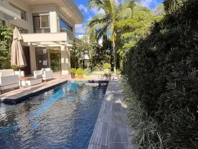 Casa / Sobrado para Locação em Florianópolis/SC Jurerê Internacional 3 Quartos