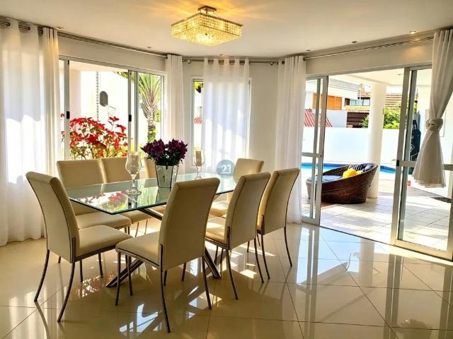 Casa / Sobrado para Locação em Florianópolis/SC Jurerê Internacional 4 Quartos
