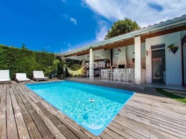 Casa / Sobrado para Locação em Florianópolis/SC Jurerê Internacional 4 Quartos