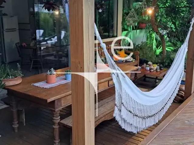 Casa / Sobrado para Locação em Florianópolis/SC Jurerê Internacional 4 Quartos