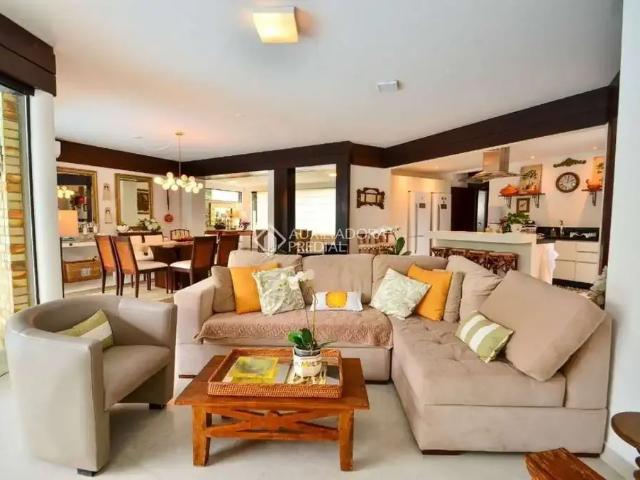 Casa / Sobrado para Locação em Florianópolis/SC Jurerê Internacional 7 Quartos