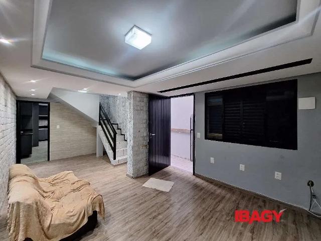 Casa / Sobrado para Locação em Florianópolis/SC Jardim Atlântico 2 Quartos