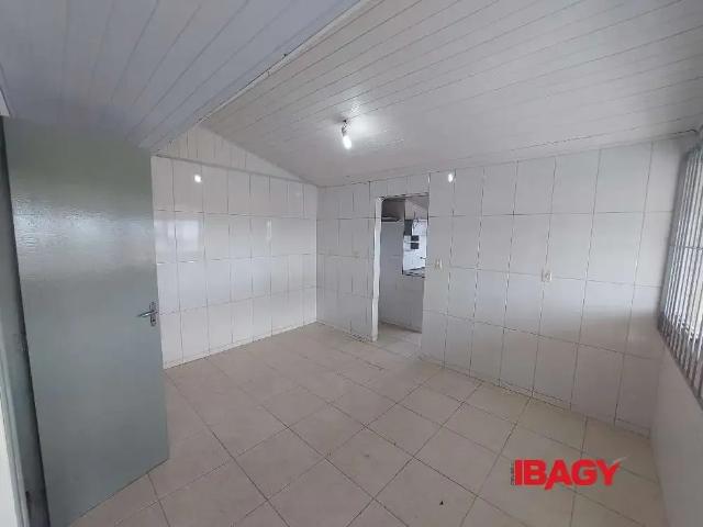 Casa / Sobrado para Locação em Florianópolis/SC Jardim Atlântico 4 Quartos