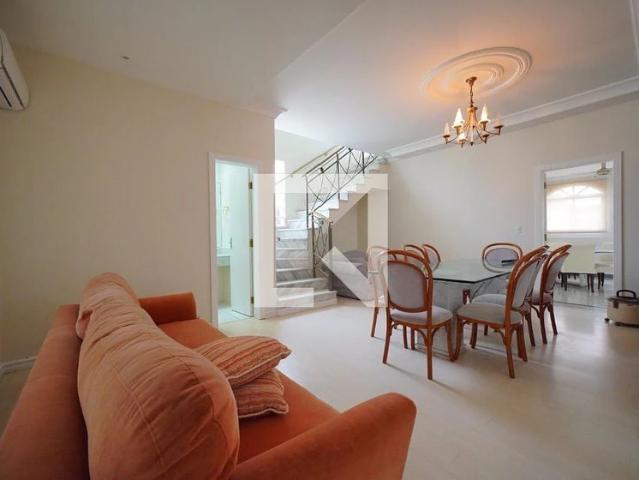 Casa / Sobrado para Locação em Florianópolis/SC Jardim Atlântico 5 Quartos