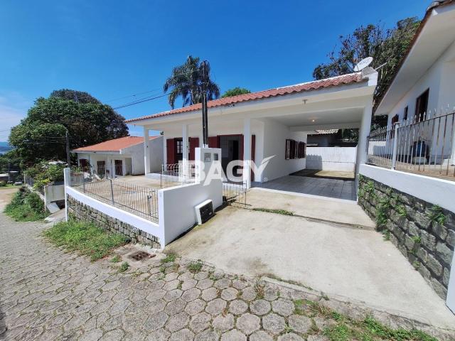 Casa / Sobrado para Locação em Florianópolis/SC Lagoa da Conceição 3 Quartos
