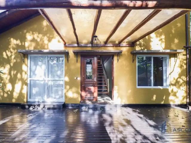 Casa / Sobrado para Locação em Florianópolis/SC Lagoa da Conceição 4 Quartos