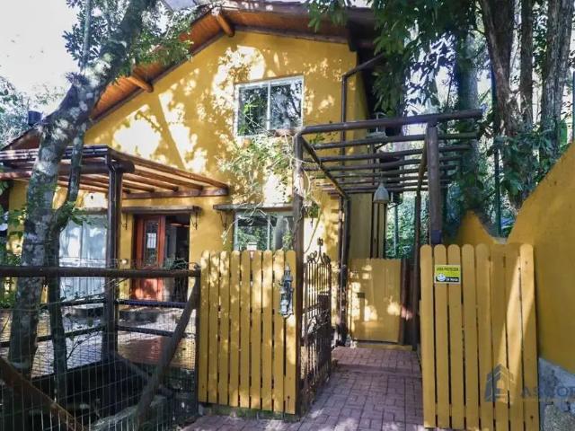 Casa / Sobrado para Locação em Florianópolis/SC Lagoa da Conceição 4 Quartos