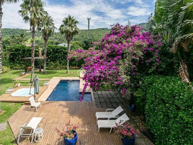 Casa / Sobrado para Locação em Florianópolis/SC Lagoa da Conceição 5 Quartos