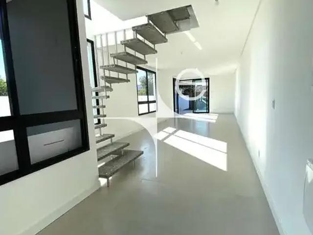 Casa / Sobrado para Locação em Florianópolis/SC Campeche 3 Quartos