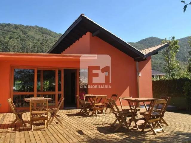 Casa / Sobrado para Locação em Florianópolis/SC Pântano do Sul 7 Quartos