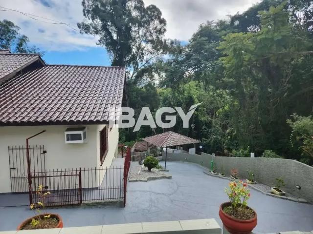 Casa / Sobrado para Locação em Florianópolis/SC Pantanal 4 Quartos
