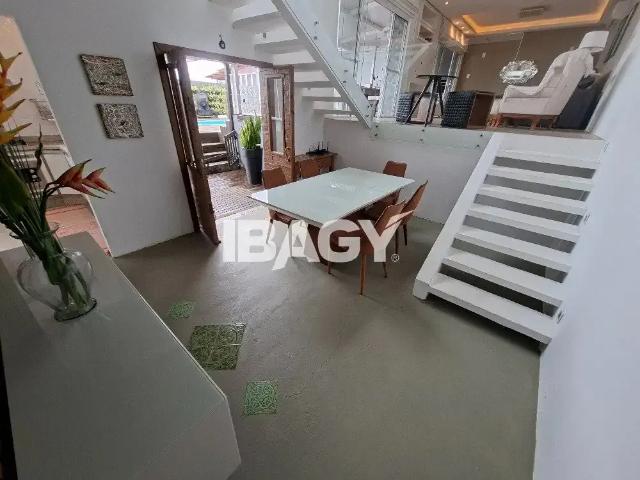 Casa / Sobrado para Locação em Florianópolis/SC Ribeirão da Ilha 3 Quartos