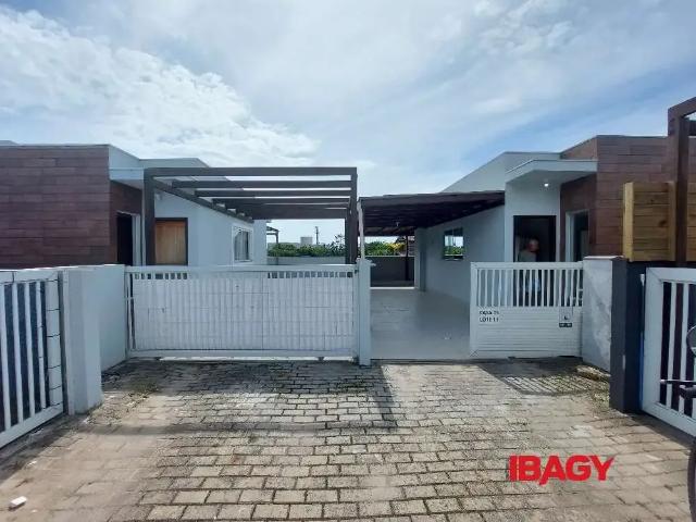 Casa / Sobrado para Locação em Florianópolis/SC Ribeirão da Ilha 2 Quartos