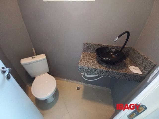 Casa / Sobrado para Locação em Florianópolis/SC Ribeirão da Ilha 4 Quartos