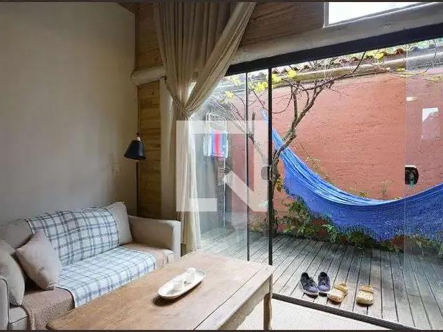Casa / Sobrado para Locação em Florianópolis/SC Rio Tavares 1 Quartos