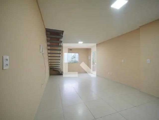 Casa / Sobrado para Locação em Florianópolis/SC Rio Tavares 2 Quartos
