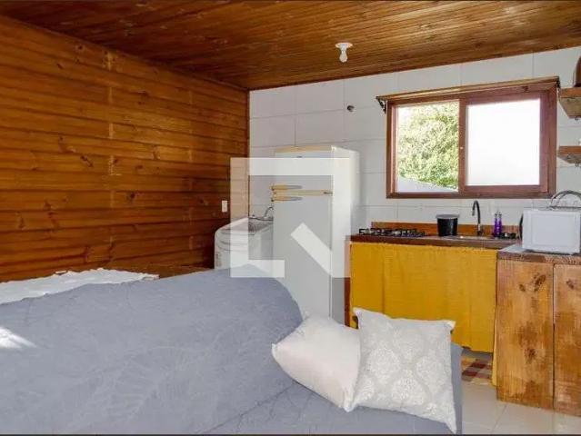 Casa / Sobrado para Locação em Florianópolis/SC Rio Tavares 2 Quartos