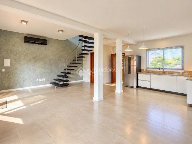 Casa / Sobrado para Locação em Florianópolis/SC Rio Tavares 2 Quartos