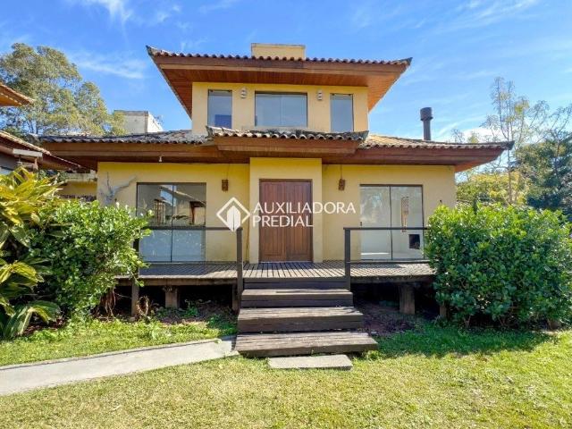 Casa / Sobrado para Locação em Florianópolis/SC Rio Tavares 2 Quartos
