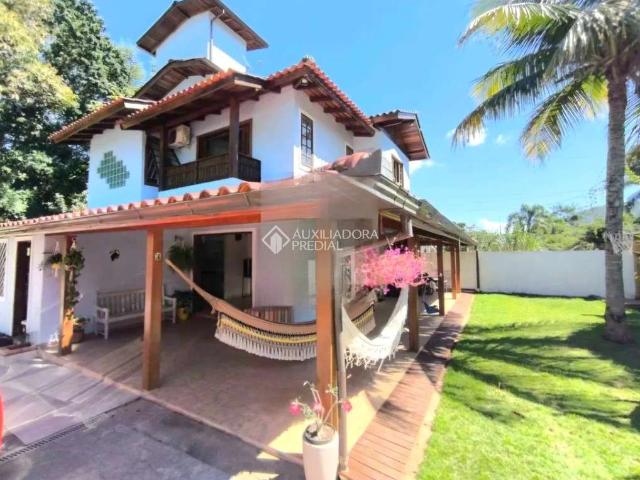 Casa / Sobrado para Locação em Florianópolis/SC Rio Tavares 3 Quartos