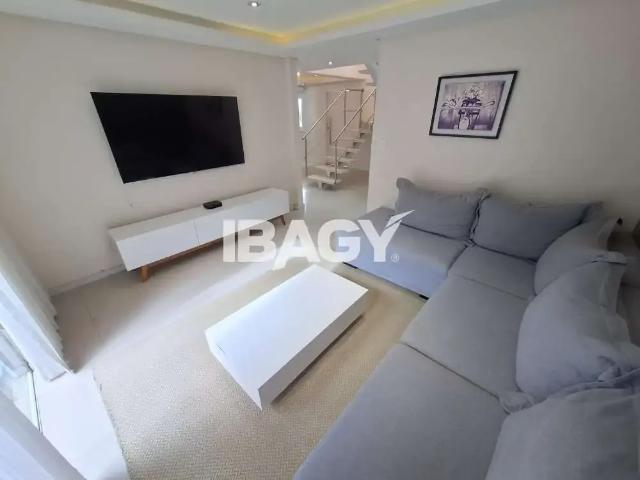 Casa / Sobrado para Locação em Florianópolis/SC Rio Tavares 4 Quartos