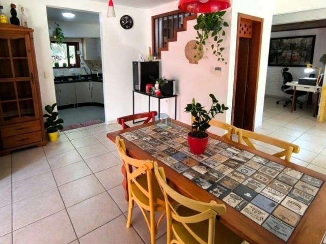 Casa / Sobrado para Locação em Florianópolis/SC Rio Tavares 4 Quartos