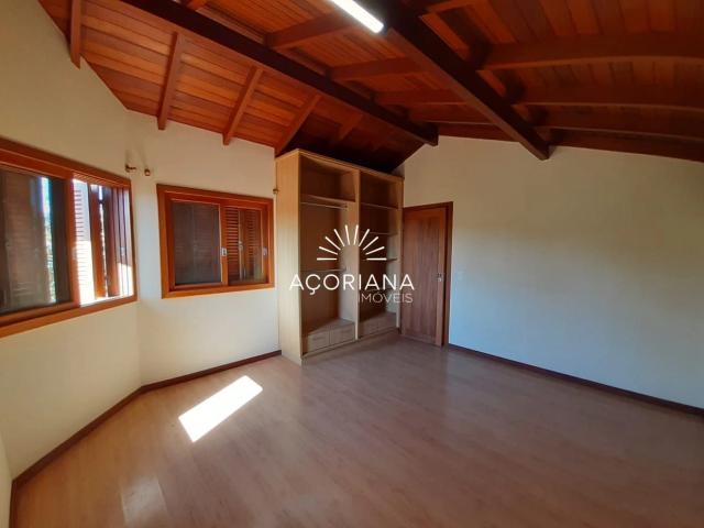 Casa / Sobrado para Locação em Florianópolis/SC Rio Tavares 5 Quartos