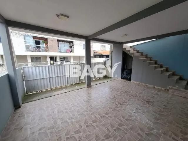 Casa / Sobrado para Locação em Florianópolis/SC São João do Rio Vermelho 2 Quartos