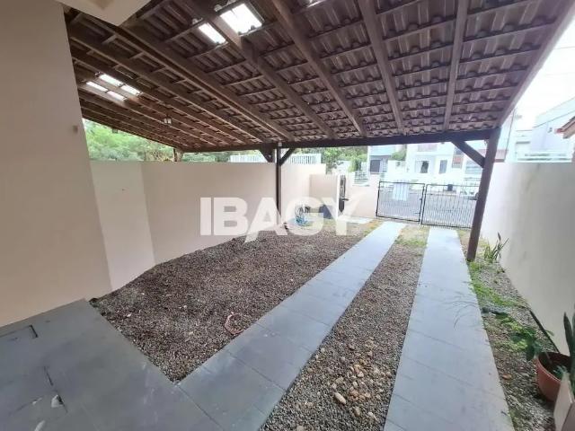 Casa / Sobrado para Locação em Florianópolis/SC São João do Rio Vermelho 2 Quartos