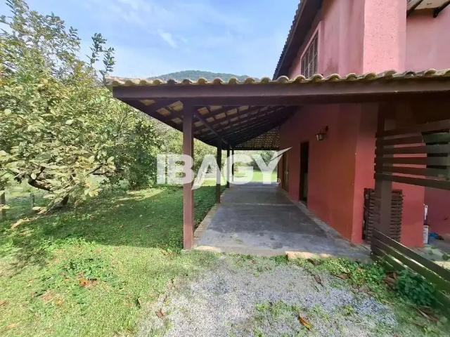 Casa / Sobrado para Locação em Florianópolis/SC São João do Rio Vermelho 3 Quartos