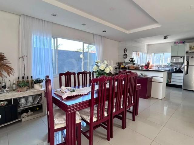Casa / Sobrado para Locação em Florianópolis/SC Saco Grande 5 Quartos