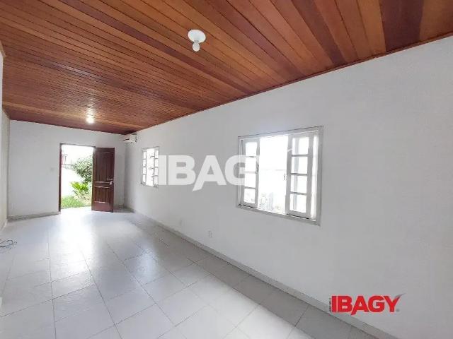Casa / Sobrado para Locação em Florianópolis/SC Saco dos Limões 2 Quartos