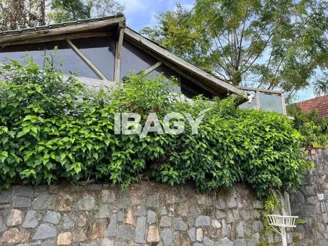 Casa / Sobrado para Locação em Florianópolis/SC Sambaqui 2 Quartos