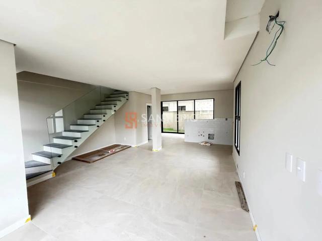Casa / Sobrado para Locação em Florianópolis/SC Santa Mônica 3 Quartos