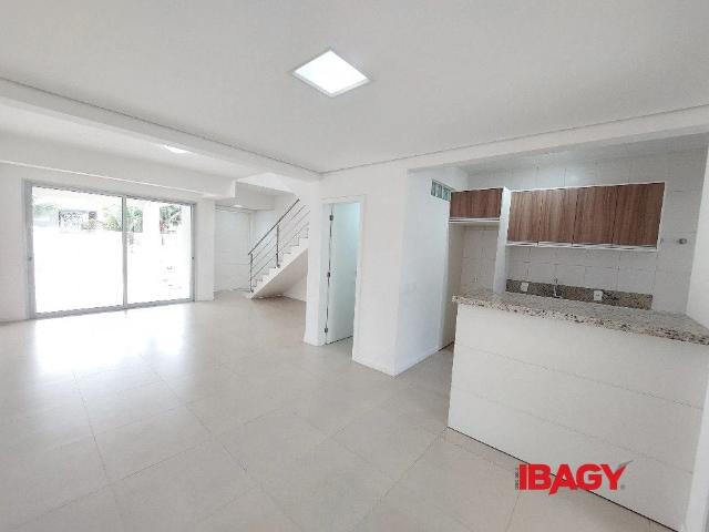 Casa / Sobrado para Locação em Florianópolis/SC Santa Mônica 3 Quartos