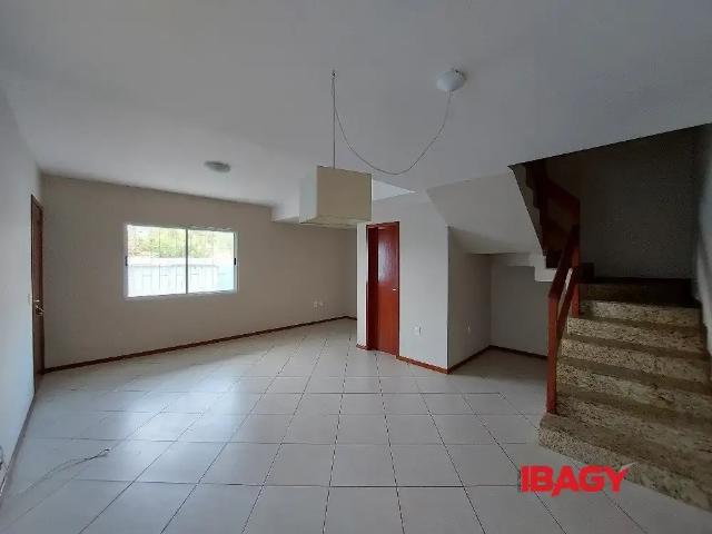 Casa / Sobrado para Locação em Florianópolis/SC Santa Mônica 3 Quartos