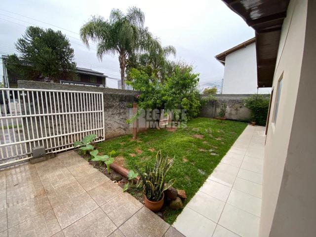 Casa / Sobrado para Locação em Florianópolis/SC Tapera da Base 3 Quartos