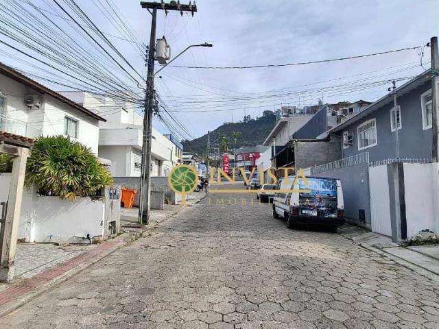 Casa / Sobrado para Locação em Florianópolis/SC Trindade 1 Quartos
