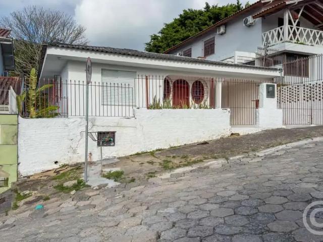 Casa / Sobrado para Locação em Florianópolis/SC Trindade 3 Quartos