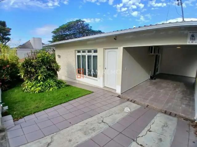 Casa / Sobrado para Locação em Florianópolis/SC Trindade 3 Quartos
