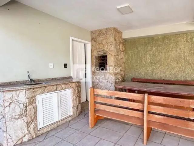 Casa / Sobrado para Locação em Florianópolis/SC Trindade 4 Quartos