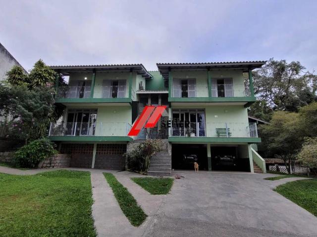 Casa / Sobrado para Locação em Florianópolis/SC Trindade 4 Quartos