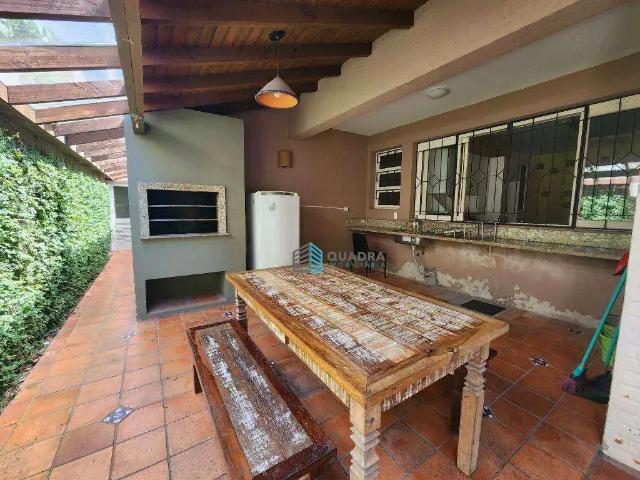 Casa / Sobrado para Locação em Florianópolis/SC Trindade 4 Quartos
