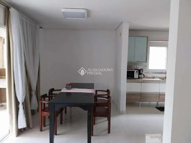 Casa / Sobrado para Locação em Florianópolis/SC Trindade 4 Quartos