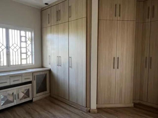 Casa / Sobrado para Locação em Franca/SP Residencial Paraíso 4 Quartos