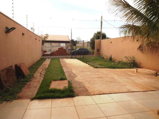 Casa / Sobrado para Locação em Iguaraçu/PR Loteamento Villa Verde 2 Quartos